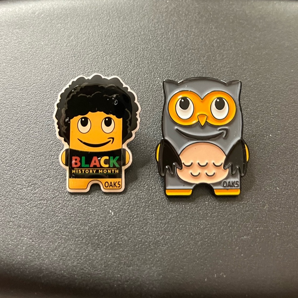6 Kids Toy Enamel Pins Set - Yellow & Gray Characters